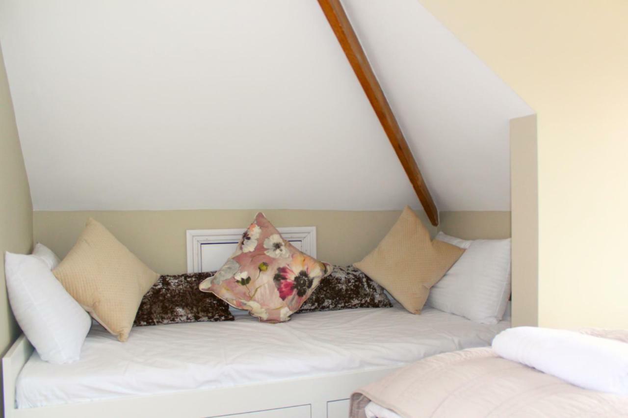 Central Bath House Group Accommodation מראה חיצוני תמונה