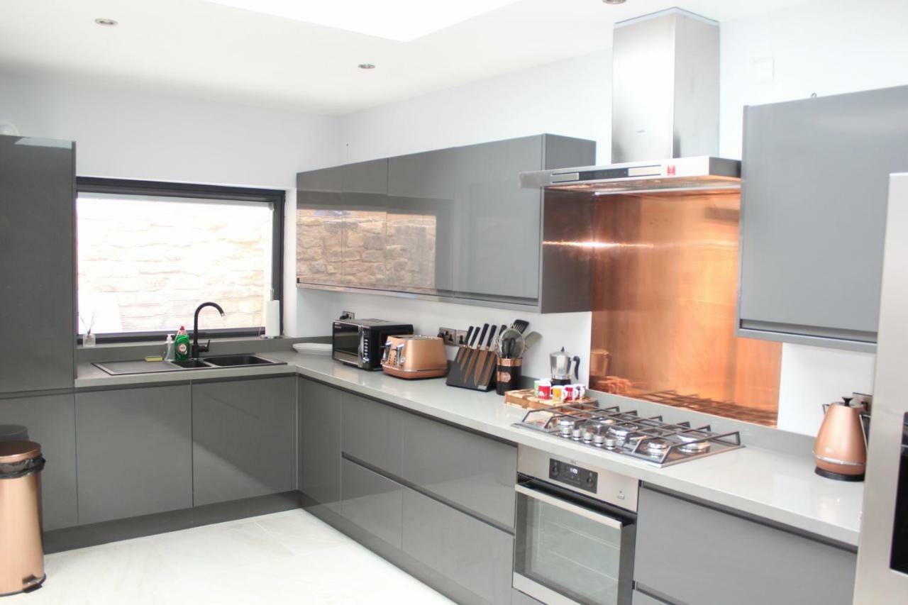 Central Bath House Group Accommodation מראה חיצוני תמונה